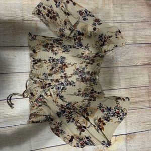 Off the shoulder crop